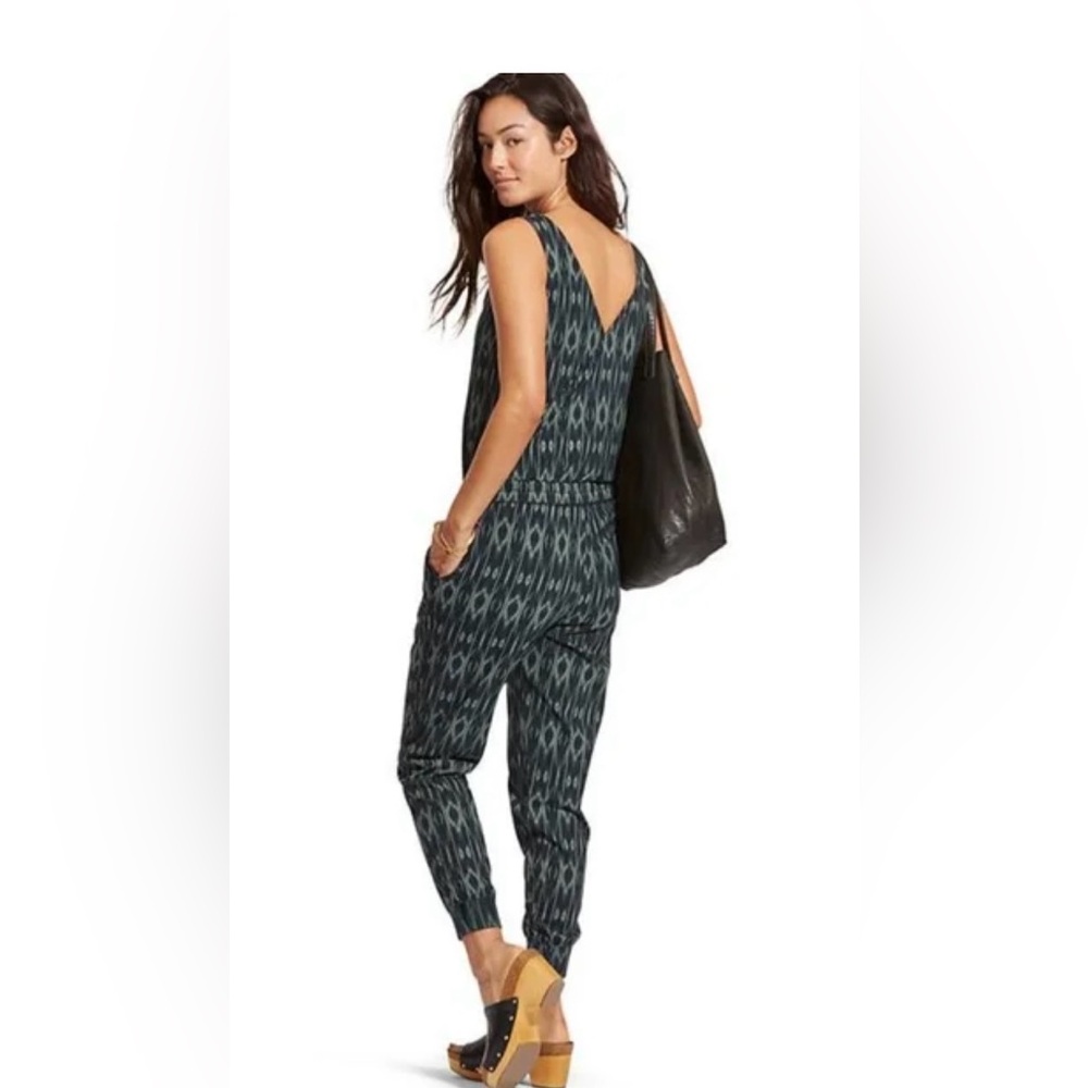 Athleta Black / olive gray Patterned cross back Jumpsuit size 0